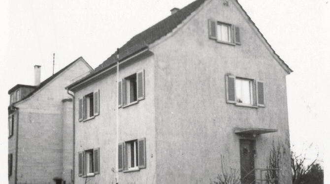 ·S 105/5 Dohm Nr. 13851 (1936 - zweistöckiges Haus,im Vordergrund ein Gartentor) (Welches Gebäude sind hier abgelic,im Vordergru 1936: Welche Häuser sind hier abgelichtet?