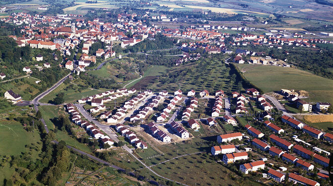 S 105-5 L_Nr_1743.jpg Luftaufnahme eines Neubaugebiets: Wer kann das Quartier lokalisieren?