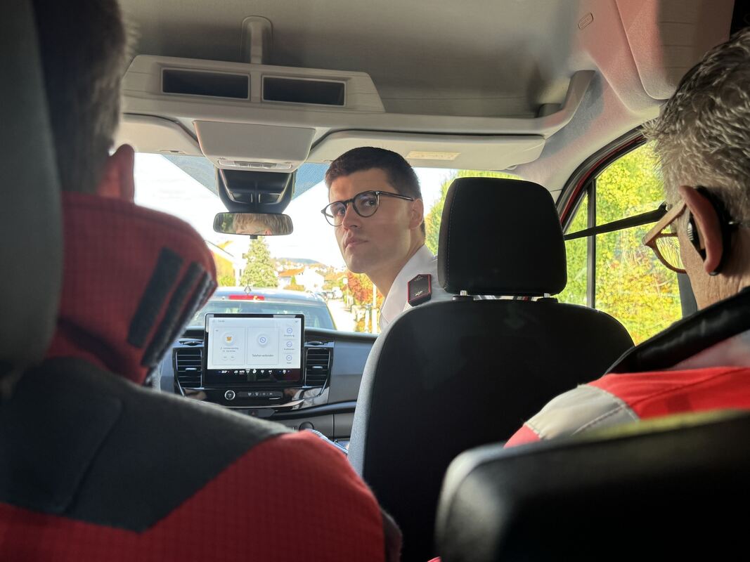 Rall informiert auf dem Weg zum Nordportal