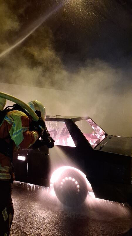 pm-217-2025 Foto 2_PKW-Brand_Feuerwehr Reutlingen