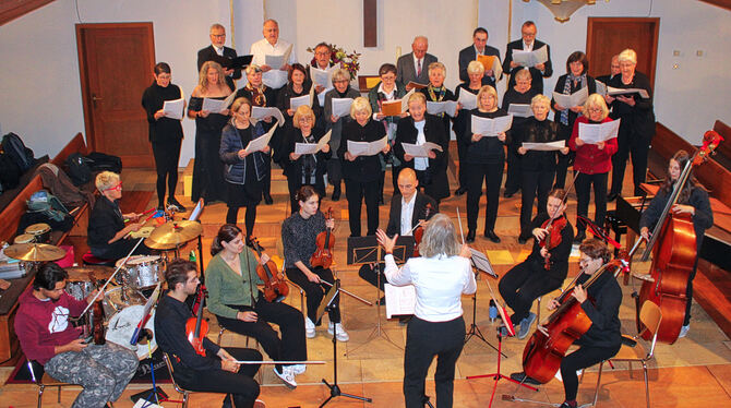 Nordraumkantorei Reutlingen Der Nordraumkantorei gelang zusammen mit Musikerinnen und Musikern der Jungen Sinfonie Reutlingen sowie Solisten ein Konzert von