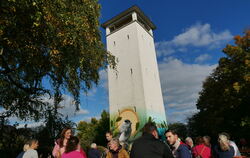 Gemütliches Beisammensein nach einer Sternwanderung zum 50. Geburtstag der Eingemeindung aller Teilorte von Pliezhausen.