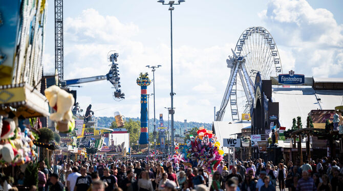 Die Bilanz zum Cannstatter Volksfest 2025 fällt größtenteils positiv aus.  FOTO: WELLER/INSTUTTGART