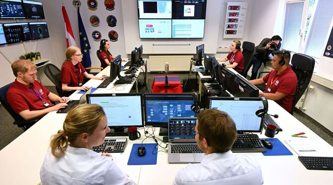 Analog-Astronauten auf simulierter Mars- und Mondmission Analog-Astronauten auf simulierter Mars- und Mondmission