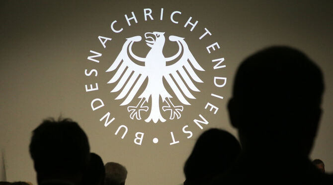 Der  BND-Chef warnt im Bundestag vor russischem Einfluss in Deutschland und der Gefahr eines Angriffs auf die Nato.