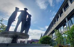 Vier Kandidaten bewerben sich: Sie wollen ins Sonnenbühler Rathaus einziehen.