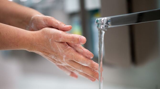 Sorgfältiges Händewaschen schützt vor Infektionen