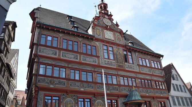 Auch die Rathaus-Verwaltung produziert CO2, nicht nur beim Heizen und beim Betrieb elektrischer Geräte. Auch der Weg von 2.300 B