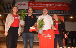 Die DKMS-Vertreterinnen Angela Wistuba-Hamprecht (links) und Laura Jenter zusammen mit Heiko Grobis (links) und Wolfgang Poddig.