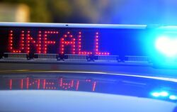 Symbolbild - Polizei sichert Unfallstelle