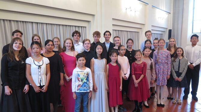 GdM-Wettbewerb 2025 Die Preisträgerinnen und Preisträger des GdM-Wettbewerbs 2025 im Spitalhofsaal.