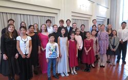 Die Preisträgerinnen und Preisträger des GdM-Wettbewerbs 2025 im Spitalhofsaal.