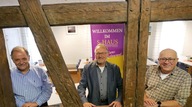 S-Haus Reutlingen Wolfgang Kuhn (von links), Achim Scherzinger und Winfried Hörmann blicken auf eine 25jährige Geschichte des sozialen Reutlinger