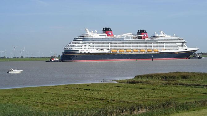 Überführung des neuen Kreuzfahrtschiffes »Disney Destiny«