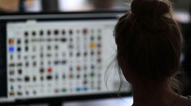 Polizei ermittelt zu Kinderpornografie