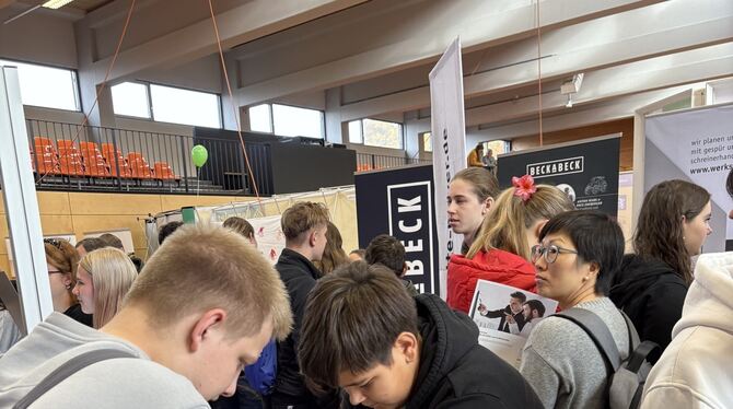 Handwerksbetriebe zeigten, was zu einer Ausbildung gehört.