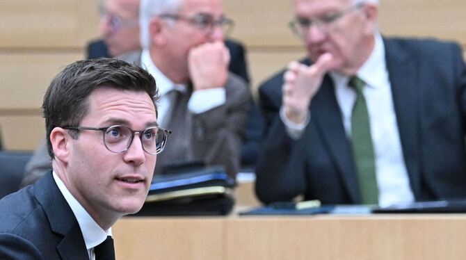 Landtagssitzung - Aussprache über den Etat