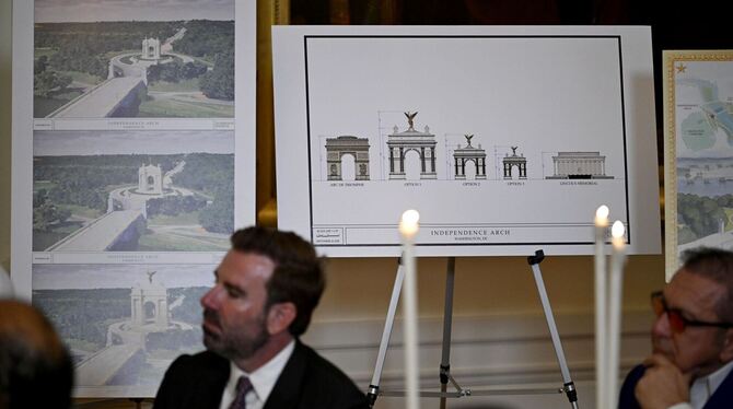 US-Präsident Trump präsentiert Modell eines Triumphbogens