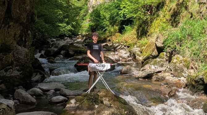 Extrembügeln Auch ein Wasserfall ist keine Hürde für die Extrembügler.