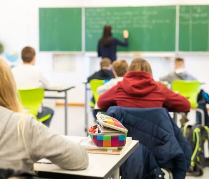 Schülerinnen und Schüler in der Region sind laut einer aktuellen Umfrage schlecht auf die Arbeitswelt vorbereitet.