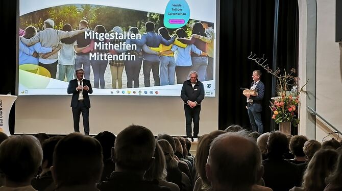 Die Festhalle war voll bei der Auftaktveranstaltung für die Ehrenamtlichen bei der Gartenschau 2027. Im Bild: Bad Urachs Bürgerm