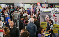 Viel los, bei der Ausbildungsmesse in Genkingen - junge Menschen trafen auf eine große Vielfalt an Betrieben, Unternehmen, Arbei