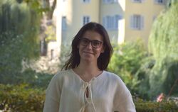 Bayan Haji auf der Tübinger Neckarinsel. Für die 21-Jährige ist die Unistadt ihre zweite Heimat geworden.