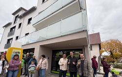 In Bernloch wurde unter Beisein von Betreiber Tim Wingert, Bürgermeister Simon Baier und Geschäftsführer Christian Maresch (von