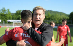 Im letzten Duell  gegen Mannheim durfte Trainer Alexander Strehmel mit seinem Torschützen Konstantinos Markopoulos jubeln.