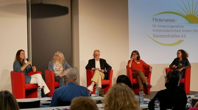 Fachsymposium in der Akademie der Kreiskliniken Reutlingen. FOTO: PRIVAT Fachsymposium in der Akademie der Kreiskliniken Reutlingen. FOTO: PRIVAT