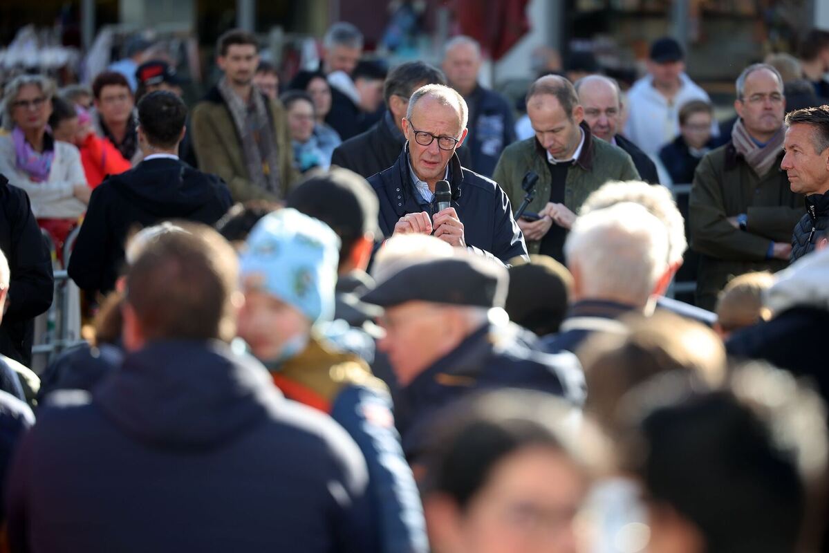 Bundeskanzler Merz zu Bürgergesprächen im Sauerland - Meschede Bundeskanzler Merz zu Bürgergesprächen im Sauerland - Meschede
