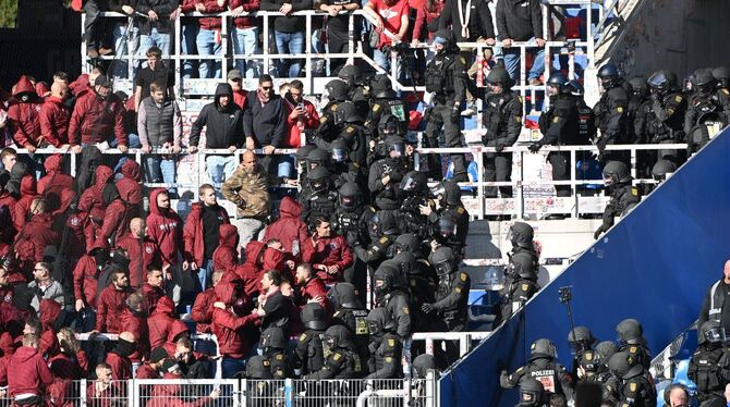 Karlsruher SC - 1. FC Kaiserslautern Karlsruher SC - 1. FC Kaiserslautern