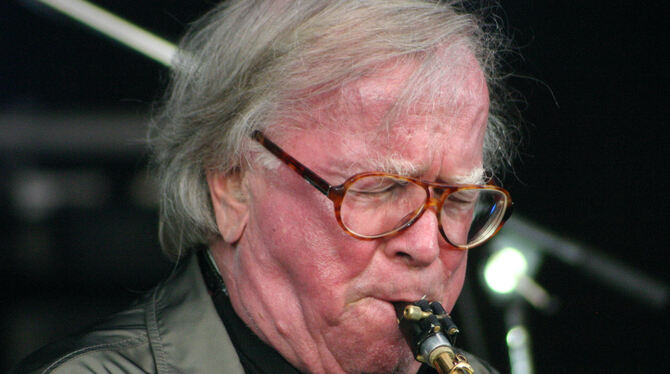 Nachruf Klaus Doldinger bei einem Auftritt in Stuttgart.