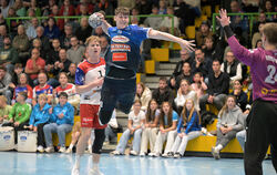 Erzielt neun Sekunden vor Schluss den Pfullinger Siegtreffer: Kreisläufer Sascha Brodbeck (mit Ball).