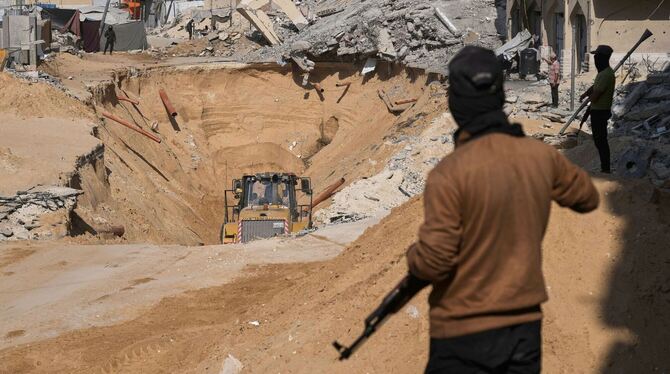 Nahostkonflikt - Grabungsarbeiten in Chan Junis Nahostkonflikt - Grabungsarbeiten in Chan Junis