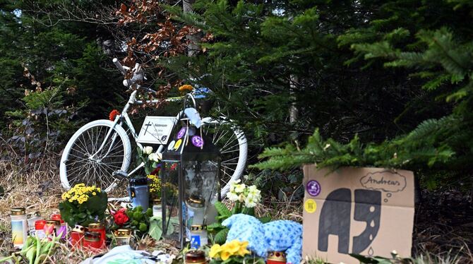 Gedenkstelle für bei Unfall gestorbenen Radaktivisten Gedenkstelle für bei Unfall gestorbenen Radaktivisten