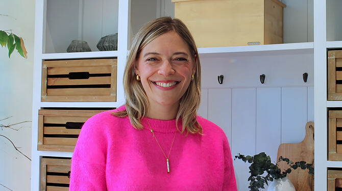 Singer/Songwriterin Janina Vöhringer aus Trochtelfingen Janina Vöhringer schreibt und singt Lieder für Kinder.