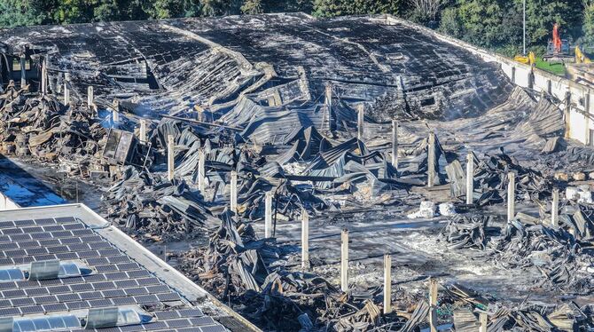 Millionenschaden nach Brand in Freiburger Industriegebiet Millionenschaden nach Brand in Freiburger Industriegebiet