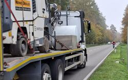 Gleich wird's eng: Der Landkreis Reutlingen beginnt, und anders als direkt nebenan im Kreis Esslingen fehlt ein Radweg entlang d