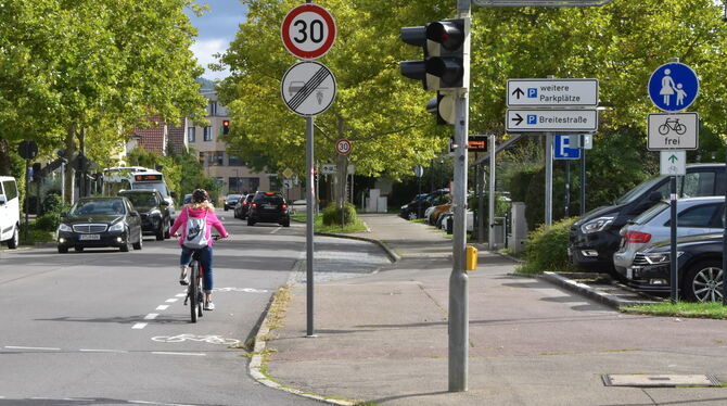 Einzigartig im Landkreis Tübingen: Überholverbotsende-Verkehrszeichen in der Ortsmitte
