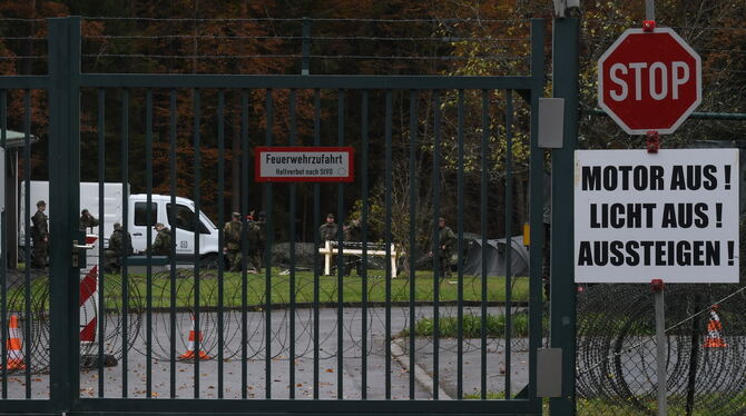 Blick ins Tanklager bei Bodelshausen, wo die Heimatschutzkompanie  biwakiert