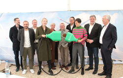 Die am Projekt Beteiligten bei der Inbetriebnahme.