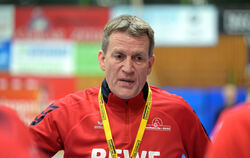 Sieht die SG nicht in einer dramatischen Situation: Trainer Tobias Wild.  FOTO: BAUR