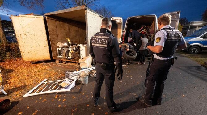 Polizei kontrolliert mutmaßliche Sperrmüll-Diebe