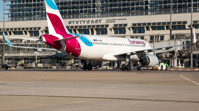 2024 tummelten sich 9,1 Millionen Fluggäste am Stuttgarter Flughafen.  45 Airlines bieten in der Landeshauptstadt ihre Dienste a