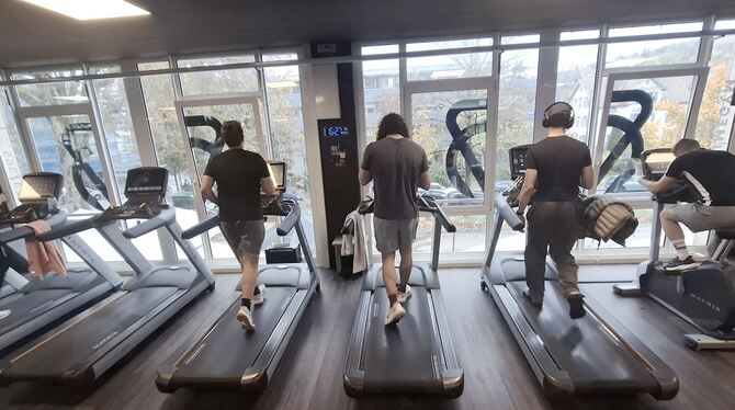 Alter Junge Menschen, wohin man schaut, selbst die Fitnessstudios platzen aus den Nähten. Doch der Schein trügt: Tübingen hat mit der