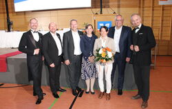 Die  Vorstandsmitglieder Christian Bückle und Darko Zubak, die neue Aufsichtsrätin Christiane Striebel, die scheidende Aufsichts