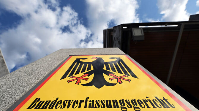 bwg, lsw, Religion, Verfassung, Kirche, Prozesse, Arbeit, Recht, Justiz, Urteile Das Bundesverfassungsgericht hat ein Grundsatzurteil zu kirchlichem Arbeitsrecht gekippt.