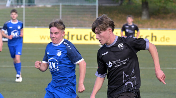 Die Überraschung beim VfL Pfullingen: Offensivspieler Finn Beck (rechts).