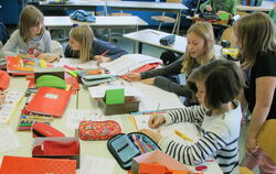 Zeit für Stillarbeit. Diese Kinder erledigen in der Grundschule Pliezhausen ihre Aufgaben.